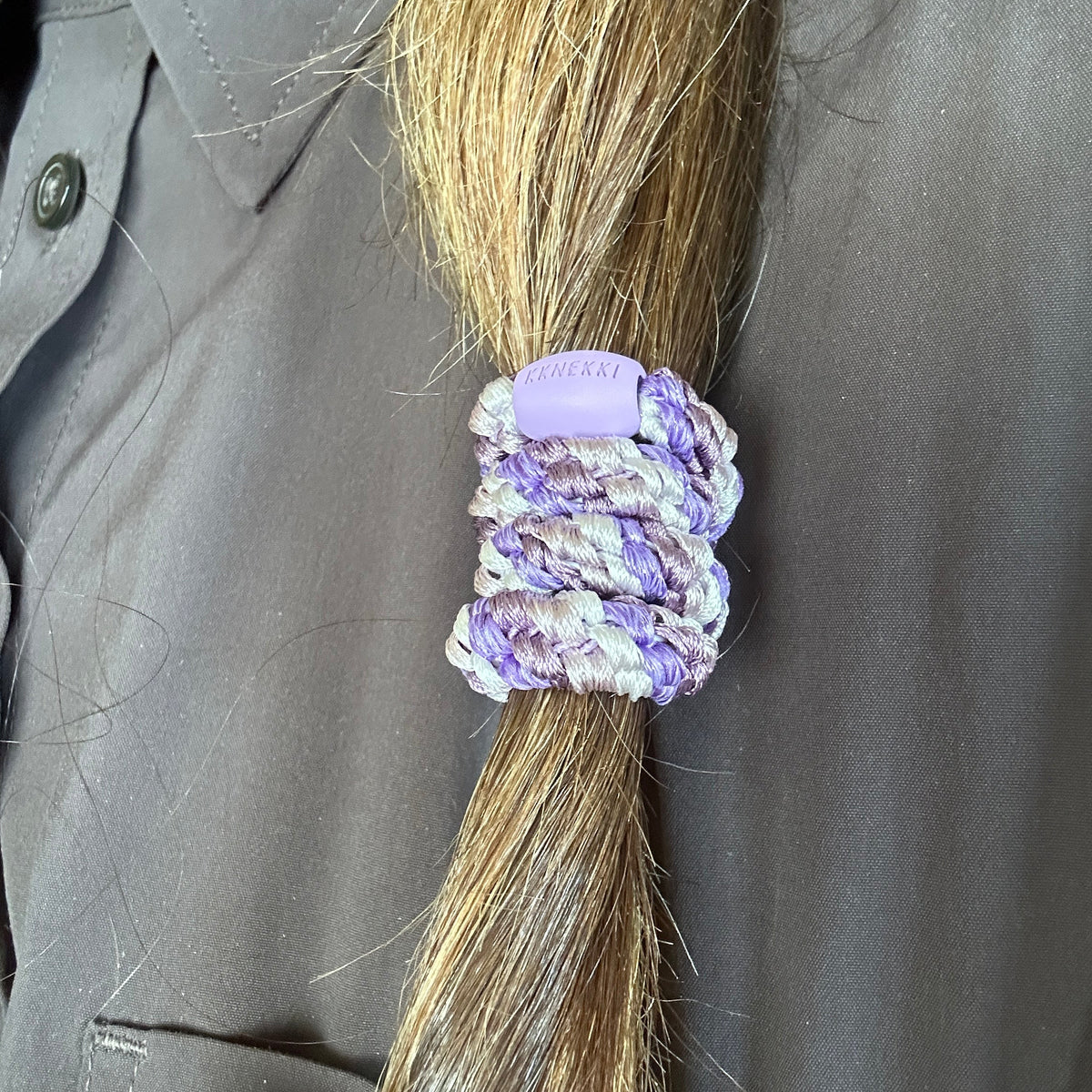 KKNEKKI Mix LilacGlitter hair elastic in brown hair style