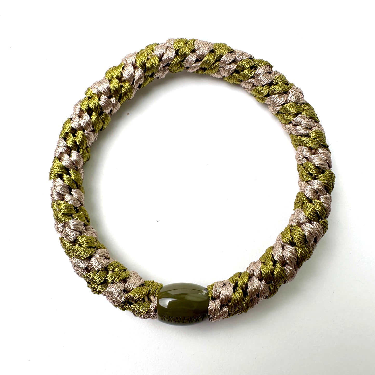 KKNEKKI Camo hair elastic with shiny green bead